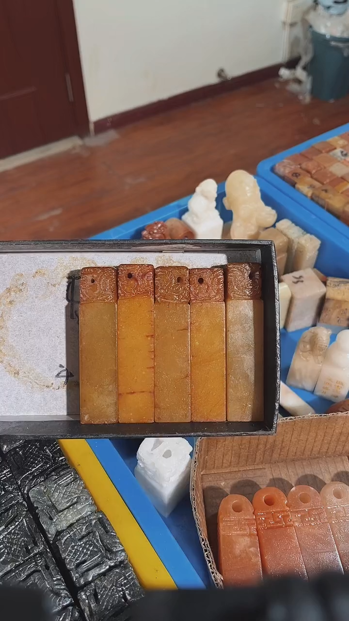 老挝石艺**饰瑕疵不规则章