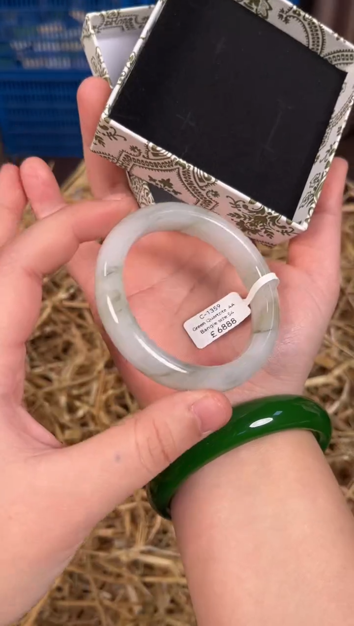 未镶嵌手镯石英质玉编码C1359