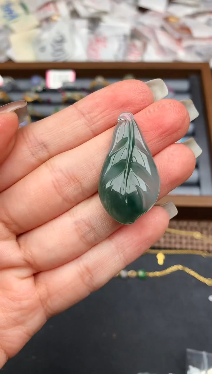 未镶嵌挂件翡翠—