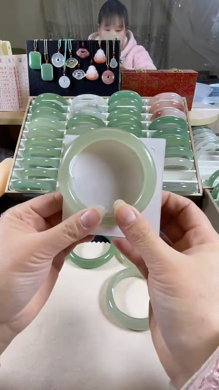 未镶嵌手镯东陵石57圈