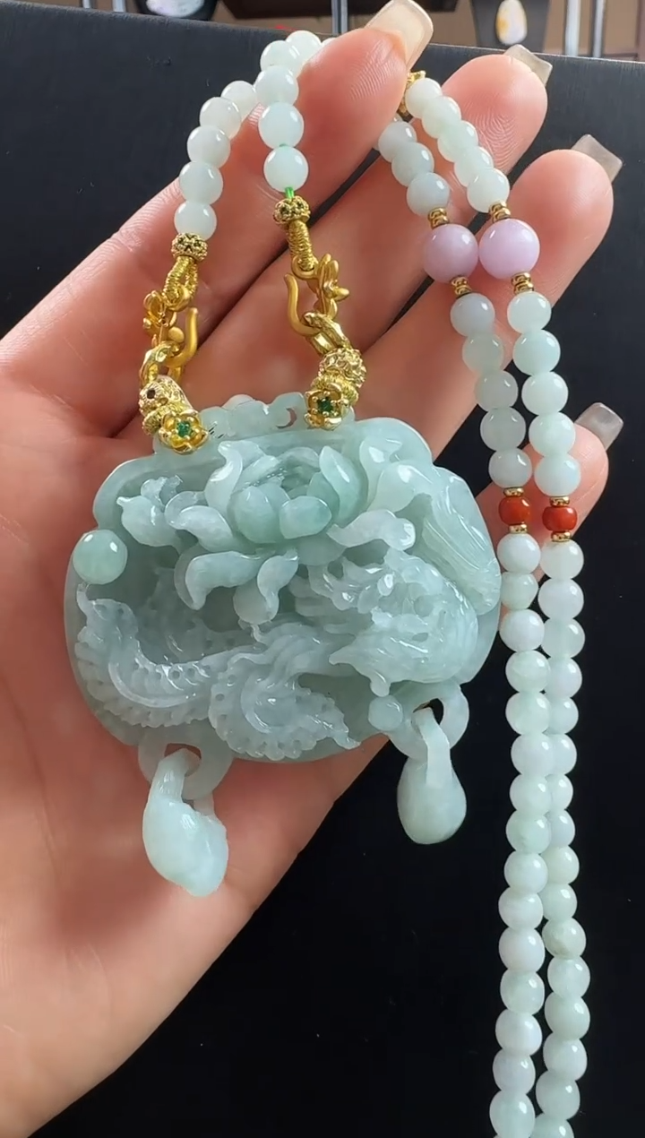 颈饰未镶嵌翡翠如意