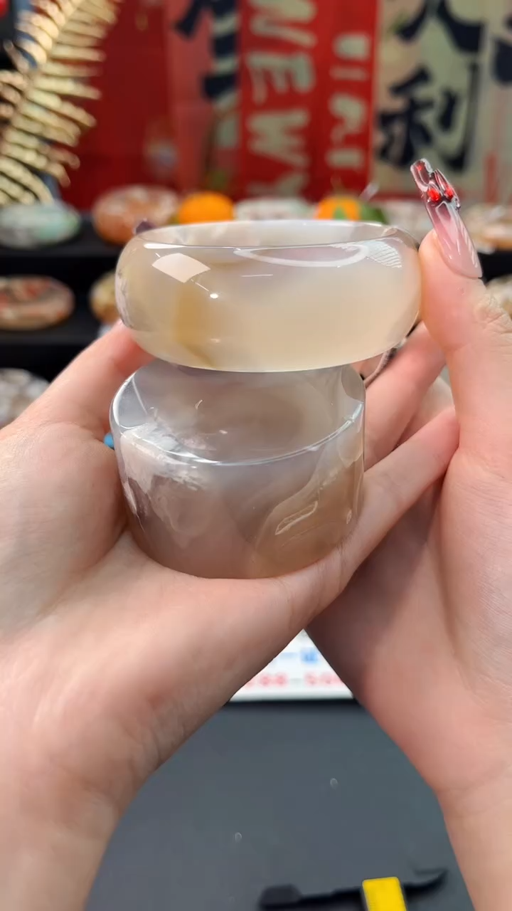 【闪购商品】石英质玉手镯未镶嵌赠送镯心（65圈口）