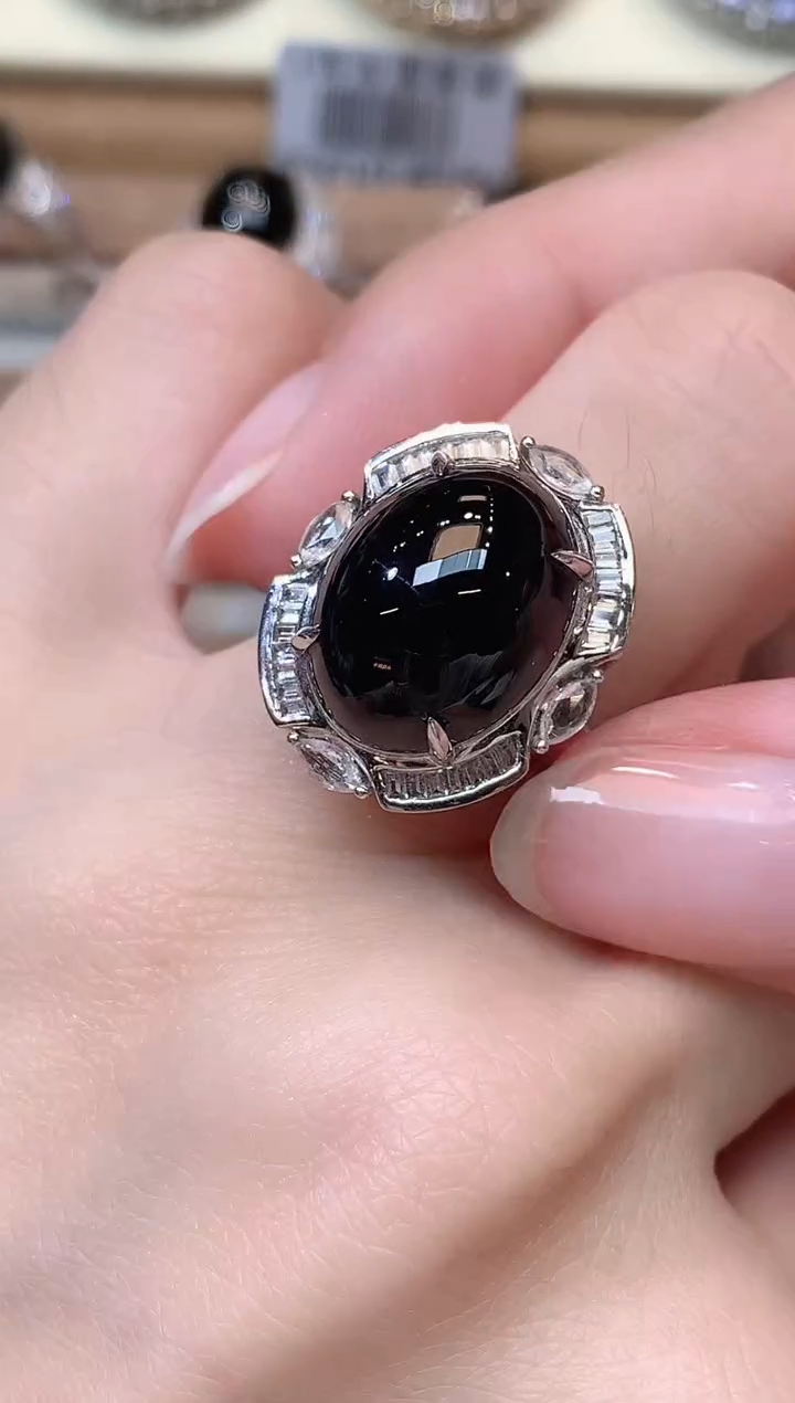 18K金镶嵌戒指翡翠小**学D27