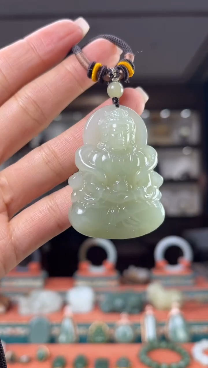 颈饰未镶嵌和田玉佩佩