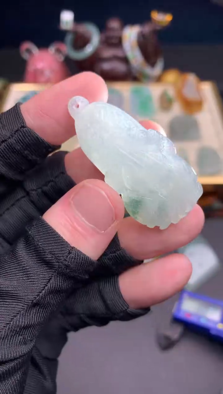 颈饰未镶嵌翡翠天然翡翠白菜