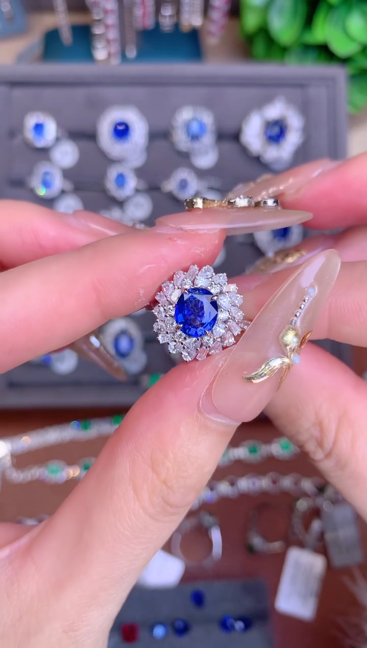 【闪购商品】蓝宝石戒指18K金镶嵌1.53ct