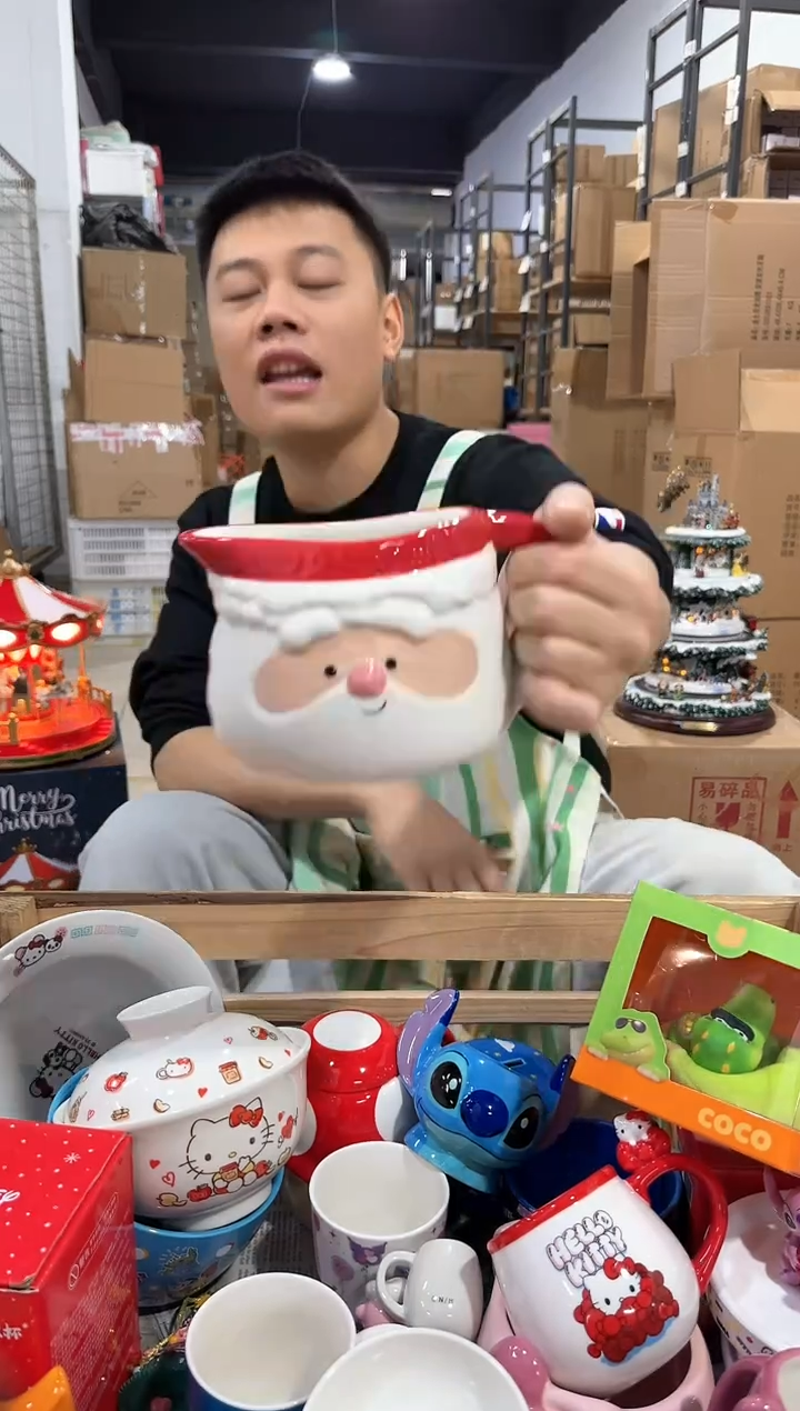 瓷片圣诞老人奶壶 