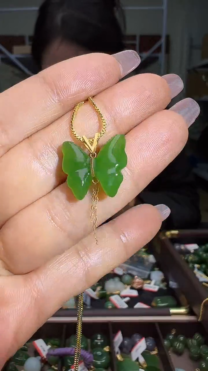 颈饰18K金镶嵌和田玉（多样性发货.发其一)12.18.75