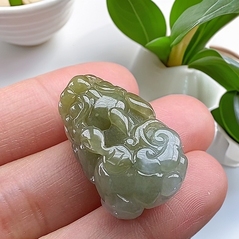 天然翡翠如意貔貅吊坠项链缅甸A货冰透