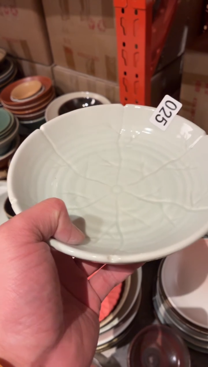 瓷片乔**喽25微瑕影青雕花锅盘1个