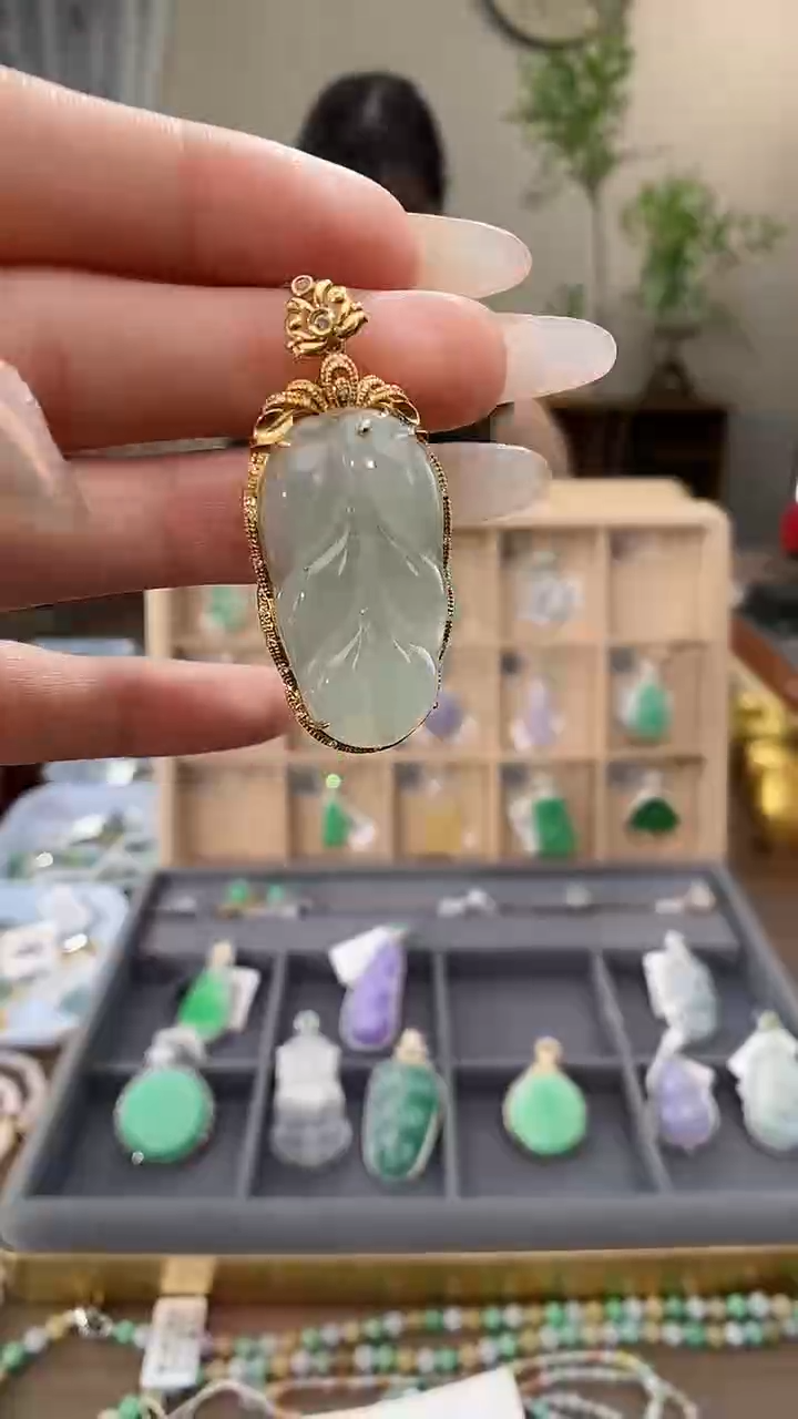 翡翠18K金镶嵌吊坠(不含链)叶子