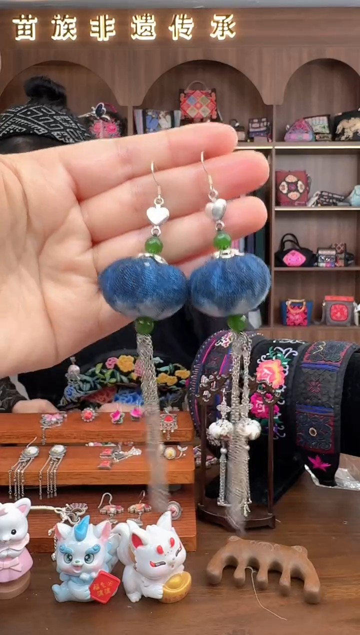 【闪购商品】织绣扶光苗绣传承86
