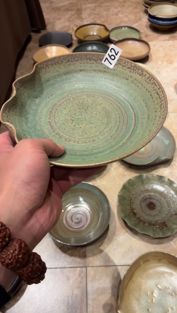 瓷片s****鱼762  微瑕苏打绿手工盘1个