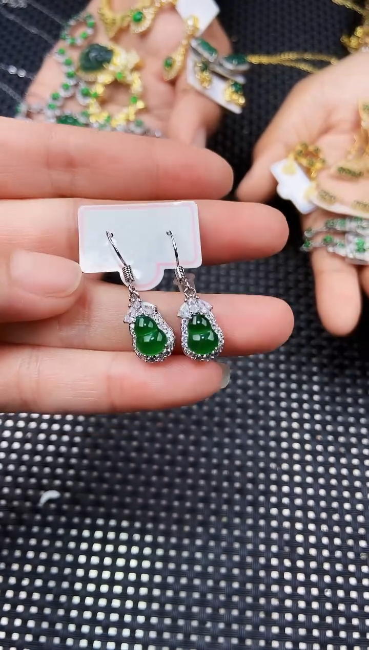 翡翠未镶嵌耳饰1111111111