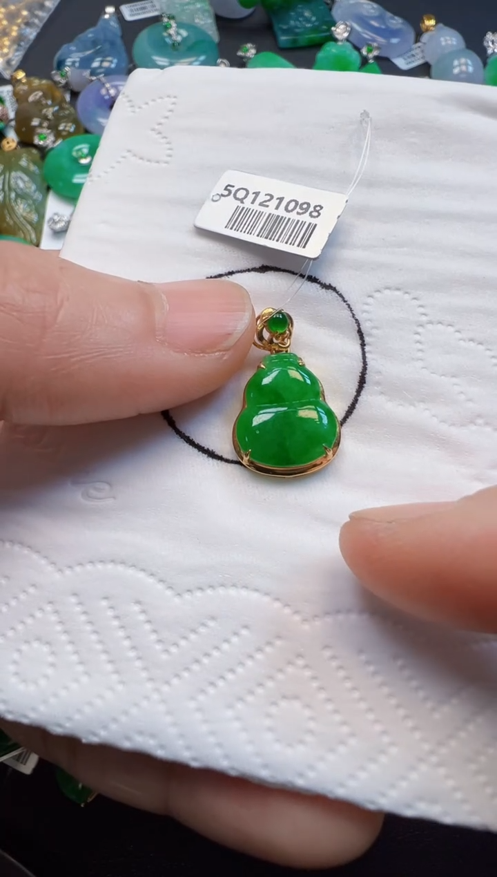 【闪购商品】翡翠吊坠(不含链)18K金镶嵌1980