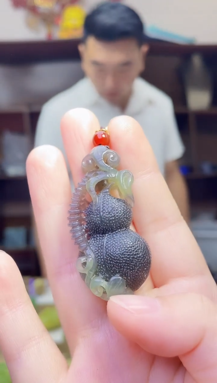 和田玉未镶嵌颈饰1