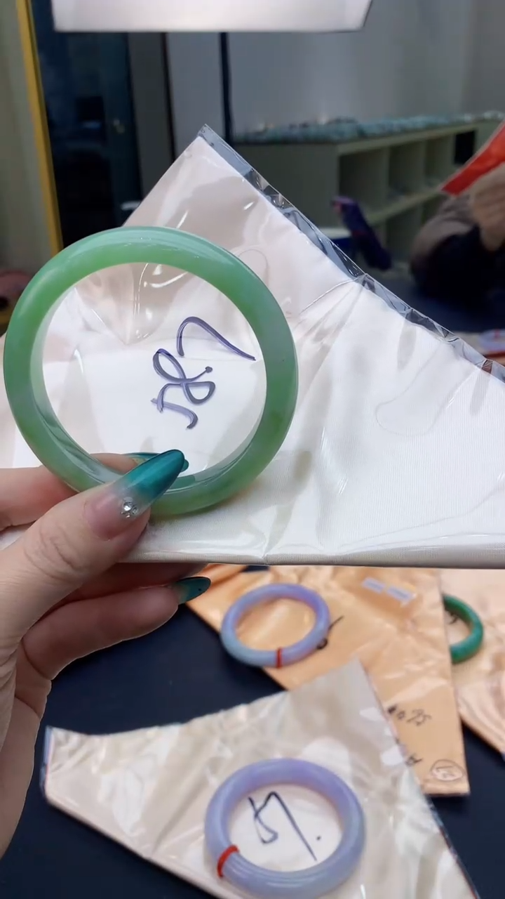 【闪购商品】翡翠手镯未镶嵌0196257345