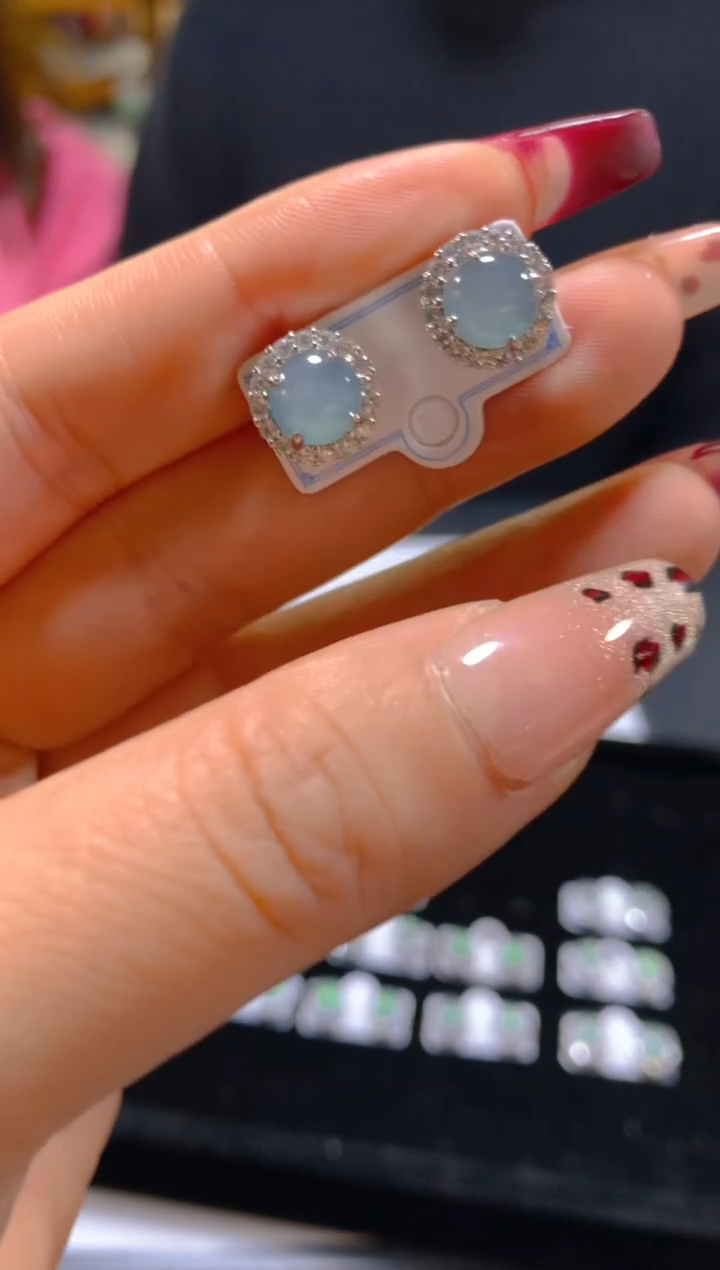 未镶嵌翡翠耳饰多样性发一