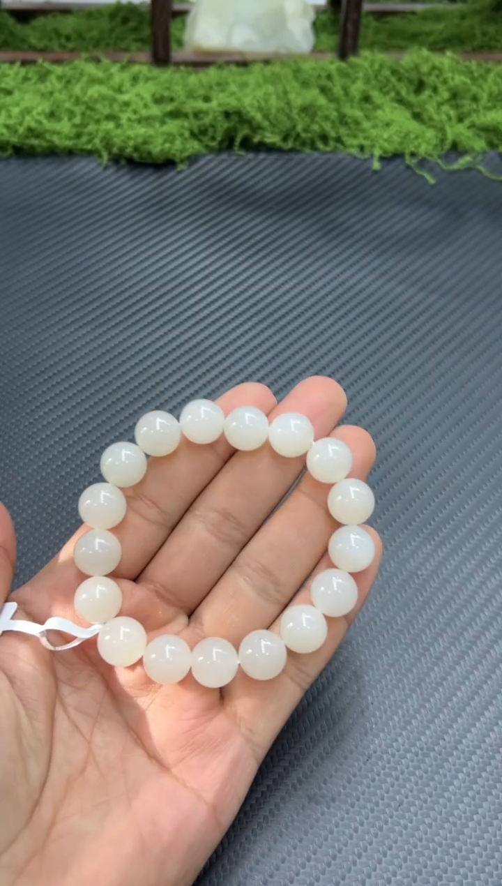 未镶嵌手串和田玉黑山微色差卡12手串MP
