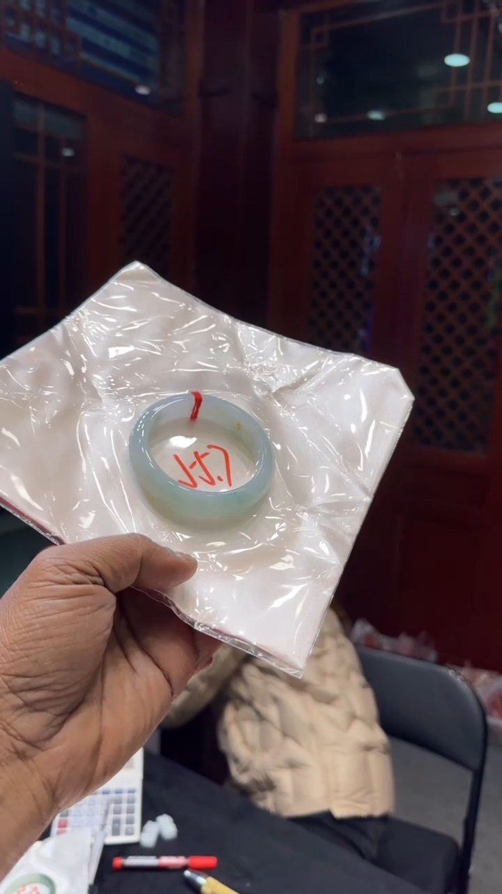 【闪购商品】翡翠手镯未镶嵌手镯