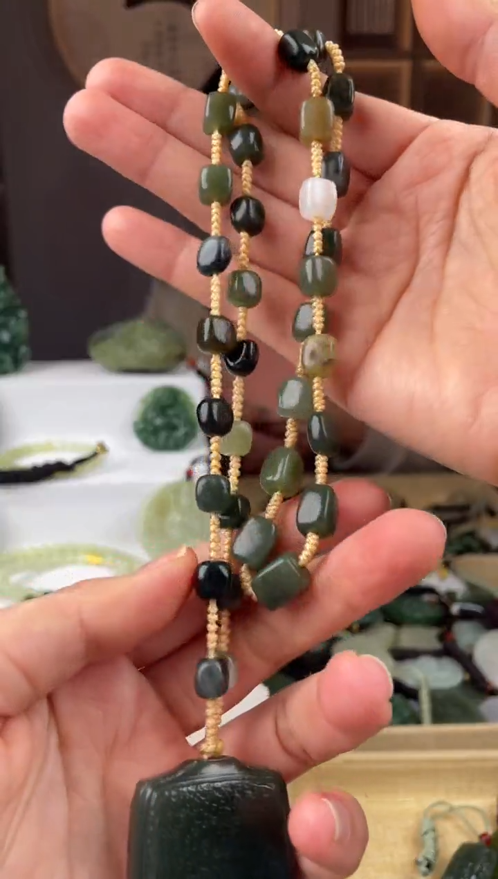 颈饰未镶嵌和田玉拍一发一，多样性发货 无牌子