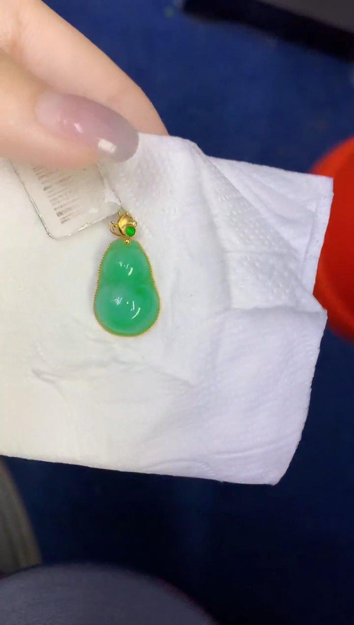 颈饰18K金镶嵌翡翠缅甸天然翡翠A货