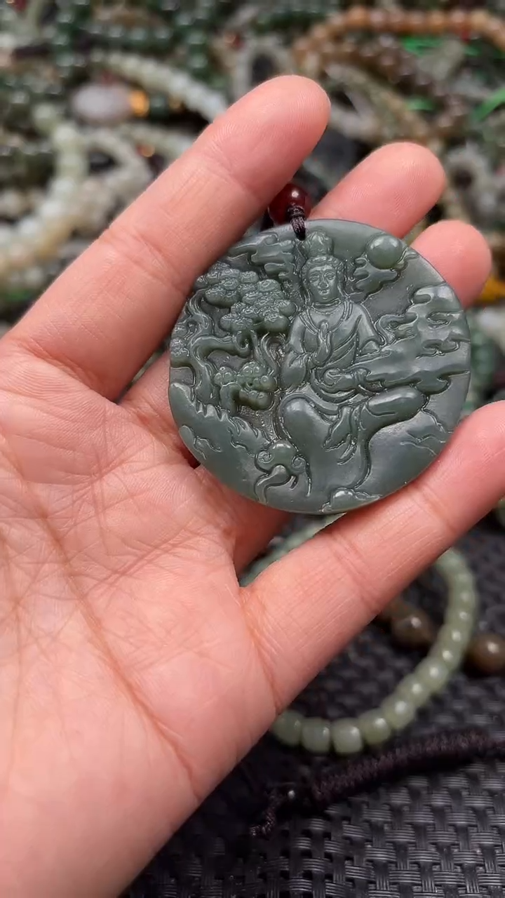 颈饰未镶嵌和田玉1