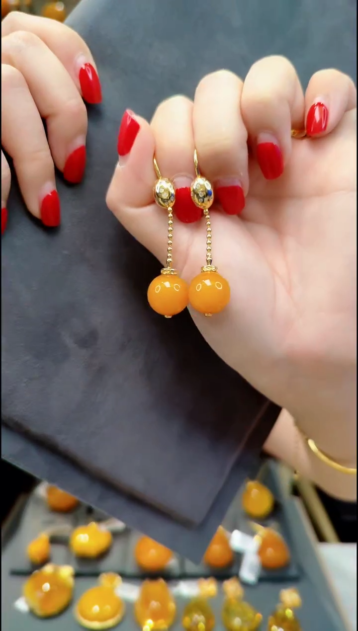 【闪购商品】蜜蜡耳饰银S925镀金镶嵌A257蜜蜡耳坠