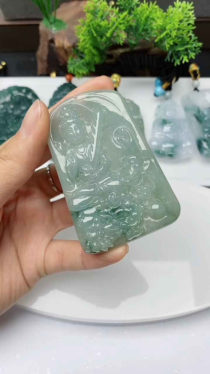 【闪购商品】翡翠颈饰未镶嵌