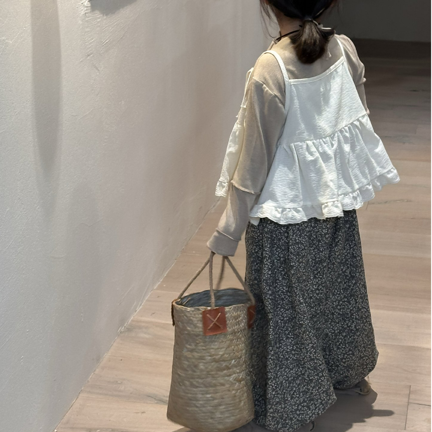 森系女童套装2025春季新款洋气儿童吊带长袖上衣碎花裤子三件套潮