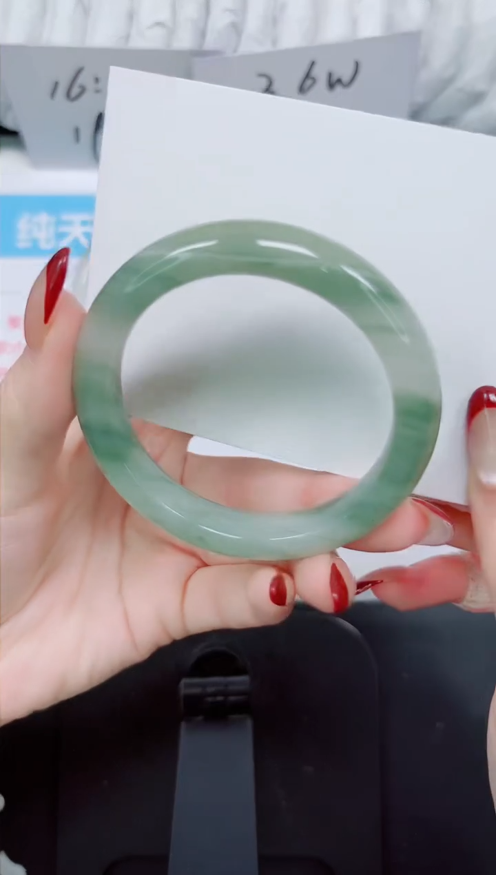 【闪购商品】石英质玉手镯未镶嵌308