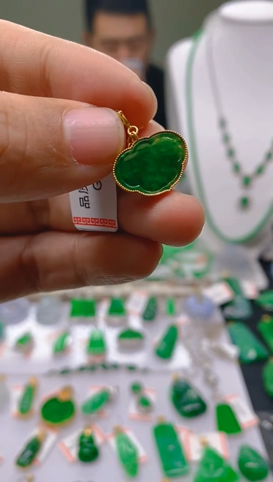【闪购商品】翡翠颈饰18K金镶嵌新号开播，全场乱卖