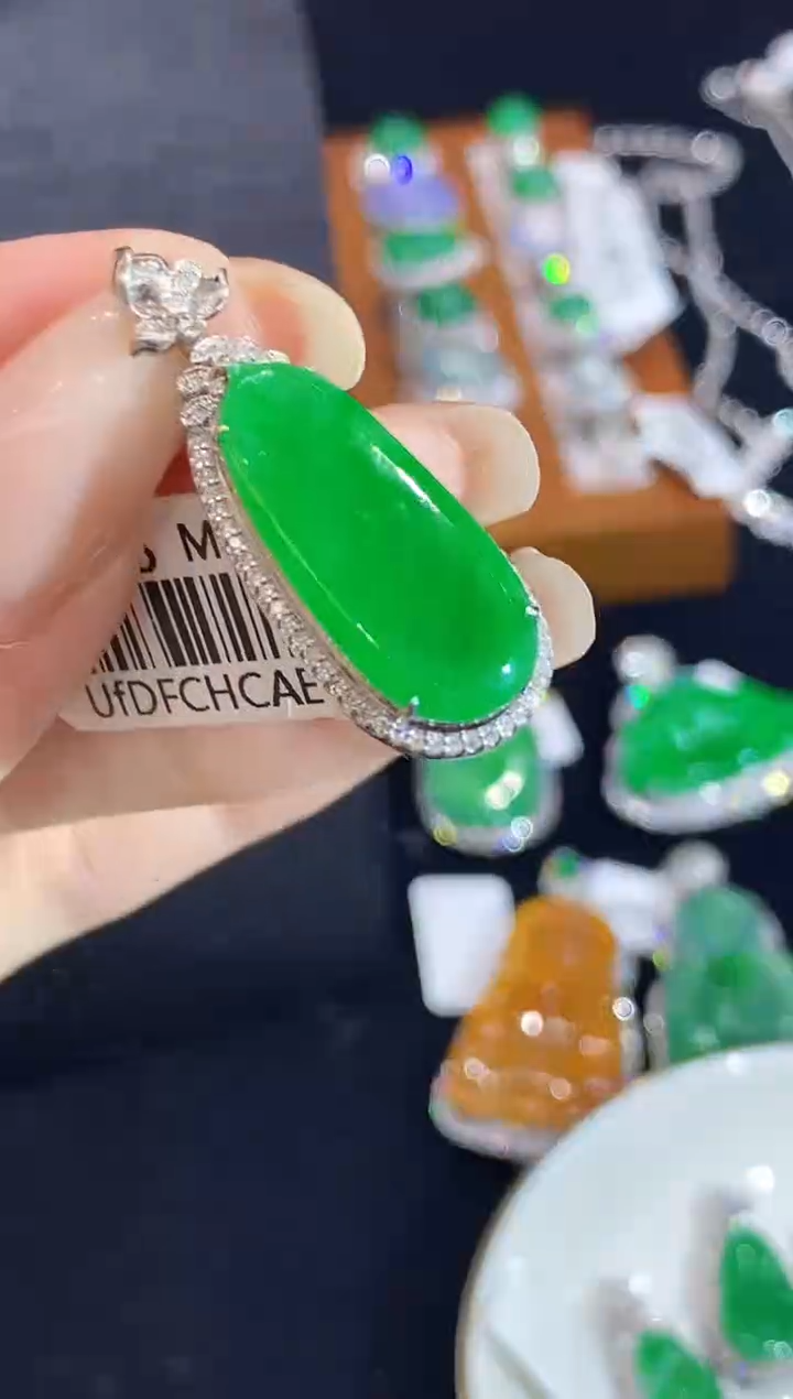 翡翠18K金镶嵌吊坠(不含链)MH多样性发其一