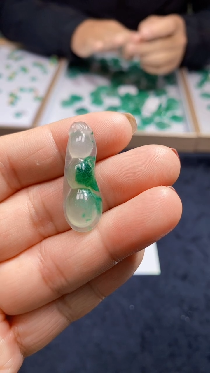 【闪购商品】石英质玉颈饰未镶嵌天然A货非洲翠