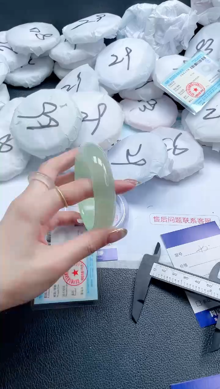 【闪购商品】石英质玉手镯未镶嵌 12J43-62