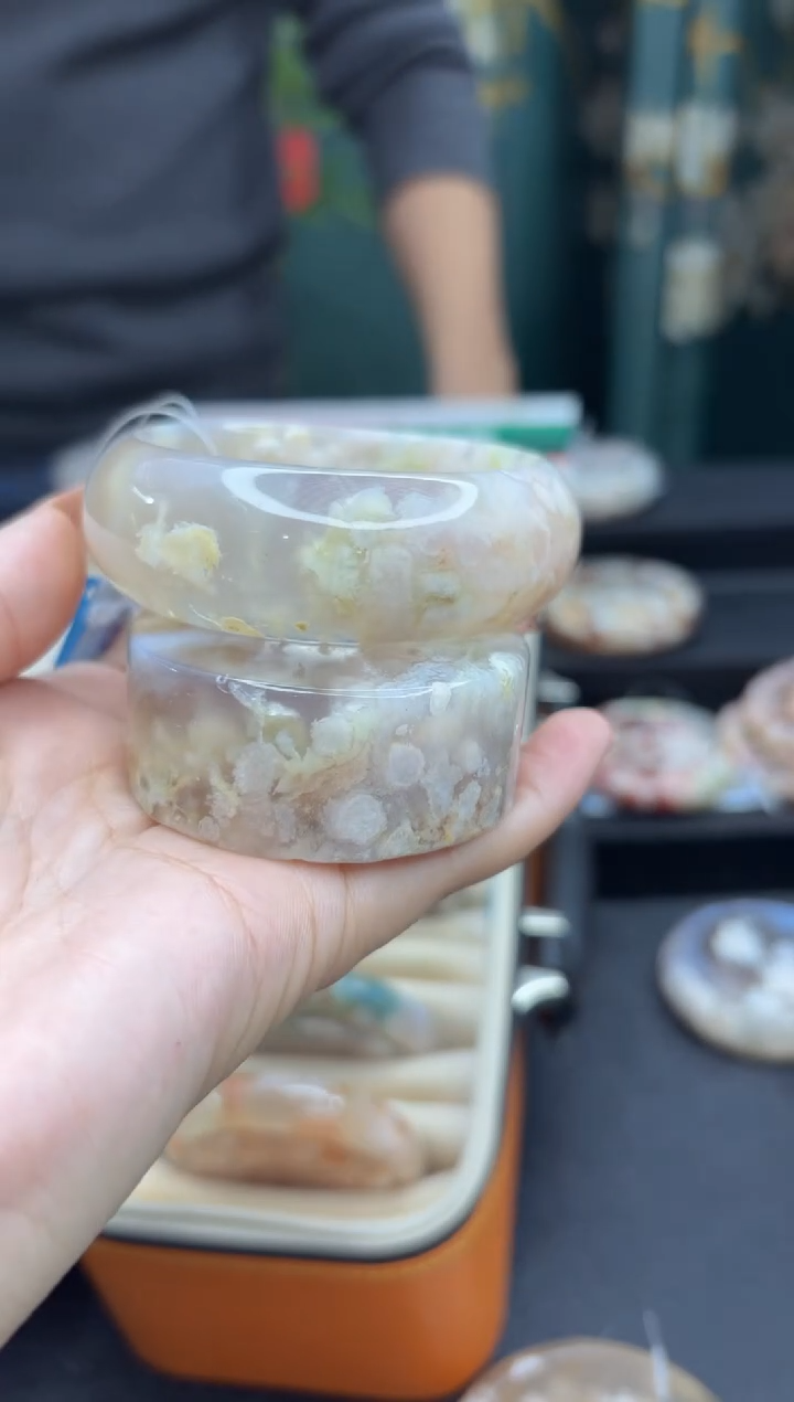 【闪购商品】石英质玉手镯未镶嵌57（57圈赠送镯心）