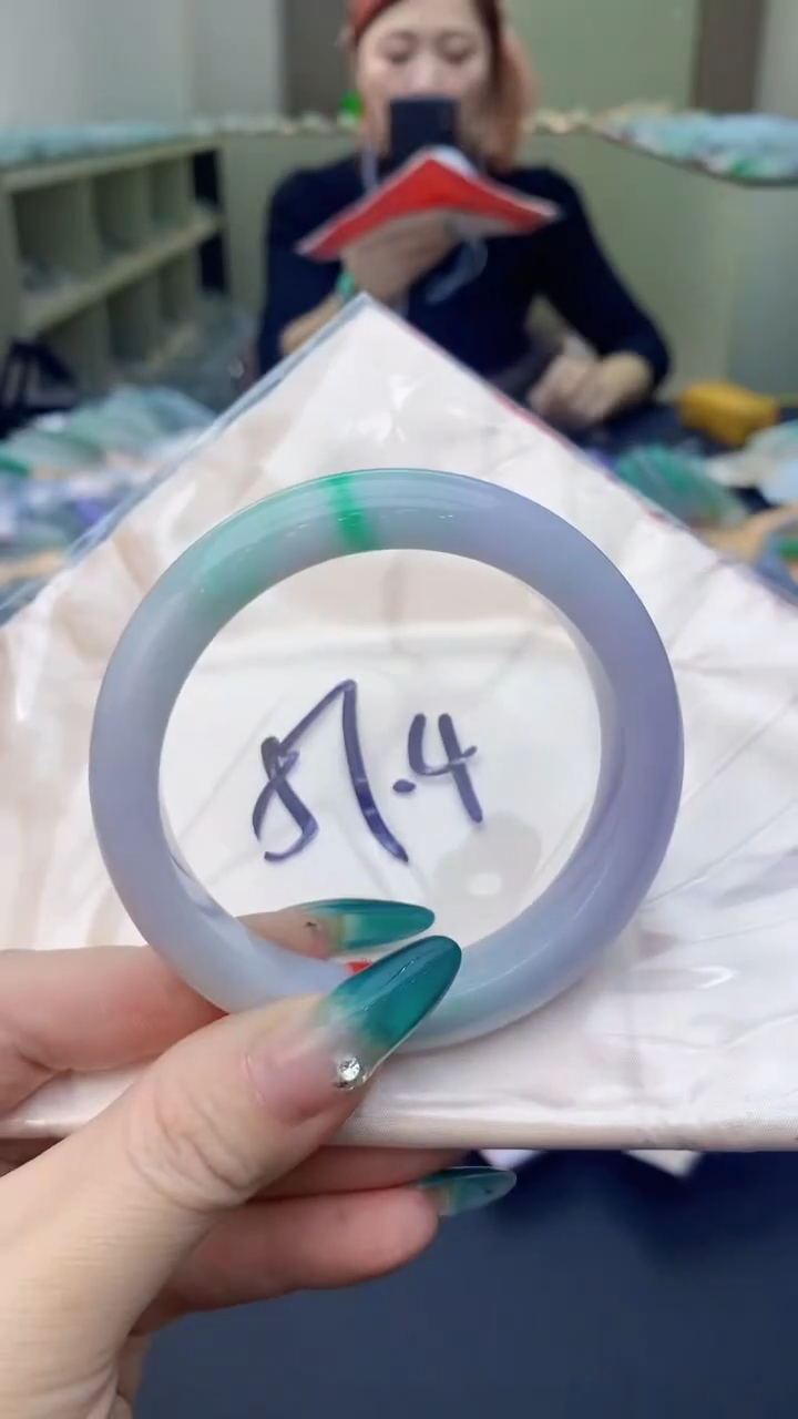 【闪购商品】翡翠手镯未镶嵌0045262401