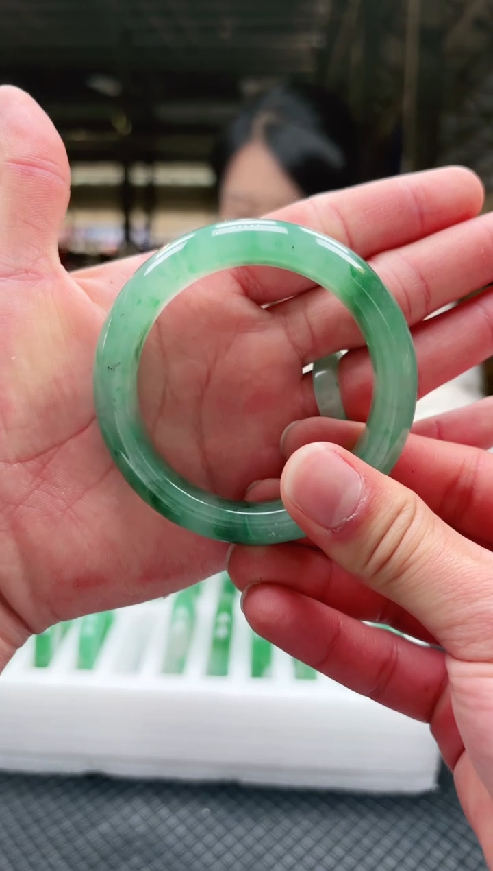 【闪购商品】石英质玉手镯未镶嵌手镯