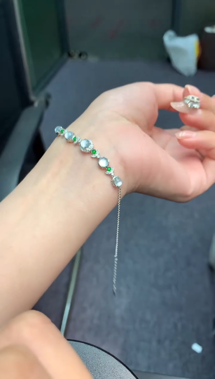 18K金镶嵌手链翡翠手链