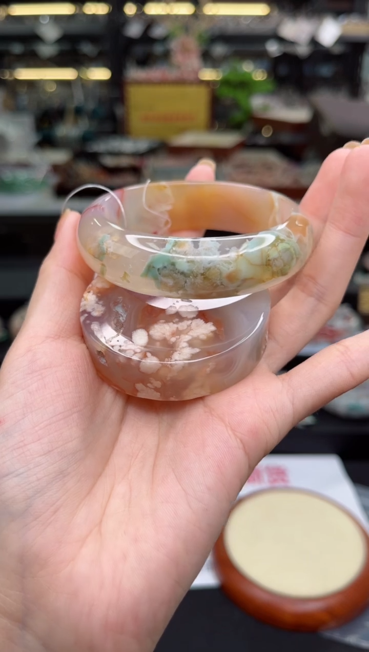 【闪购商品】石英质玉手镯未镶嵌57圈口（赠品镯心）S936417