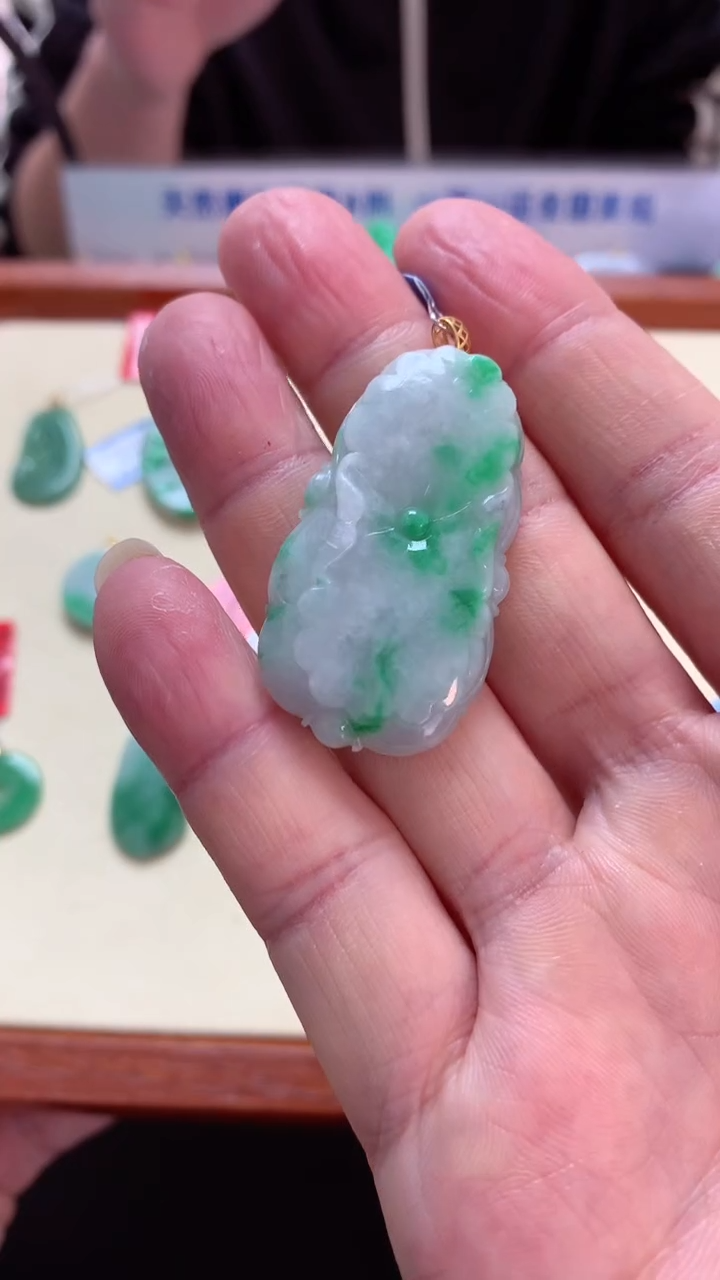 【闪购商品】翡翠吊坠(不含链)18K金镶嵌挂件