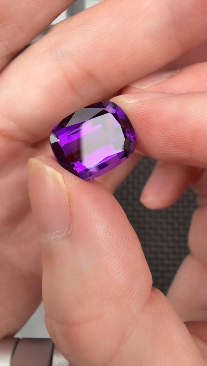 【闪购商品】紫晶祖未镶嵌9.9ct-B012227