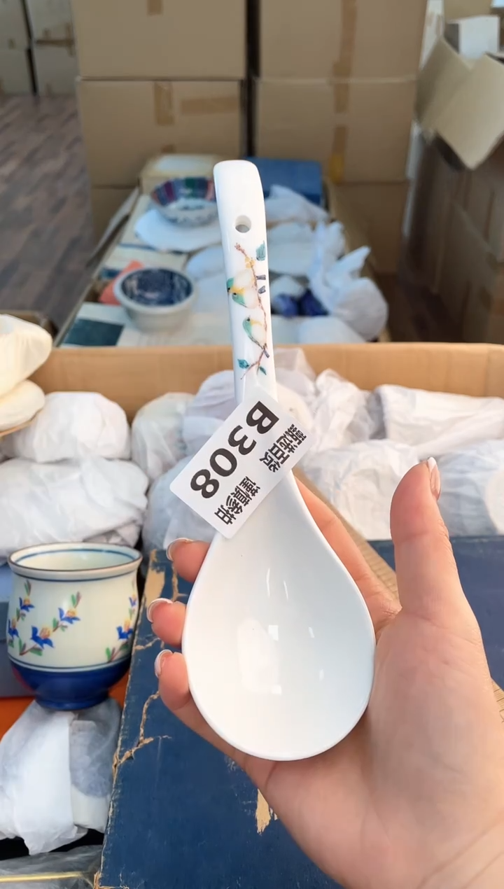 汤勺在****薇如图所示 米妮甄选