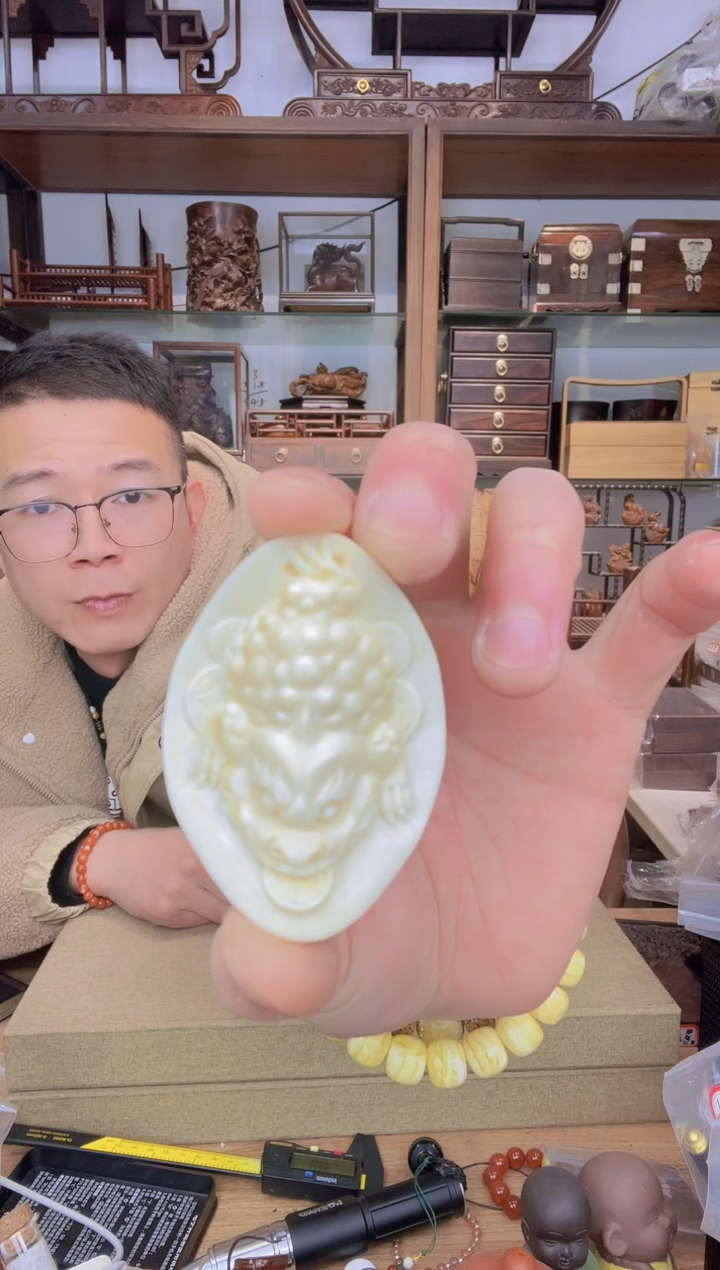 【闪购商品】乌木类书架883猛犸金蟾挂牌25.9克