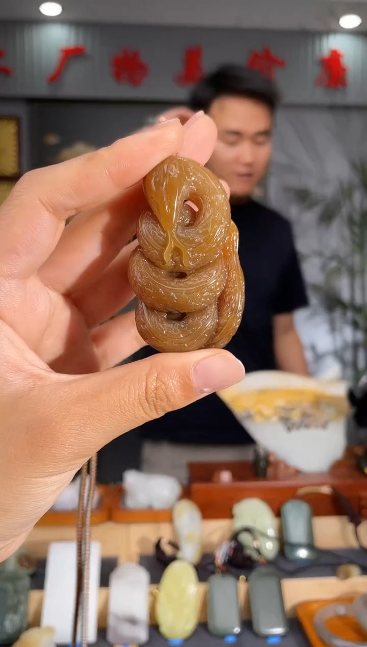 和田玉未镶嵌颈饰1