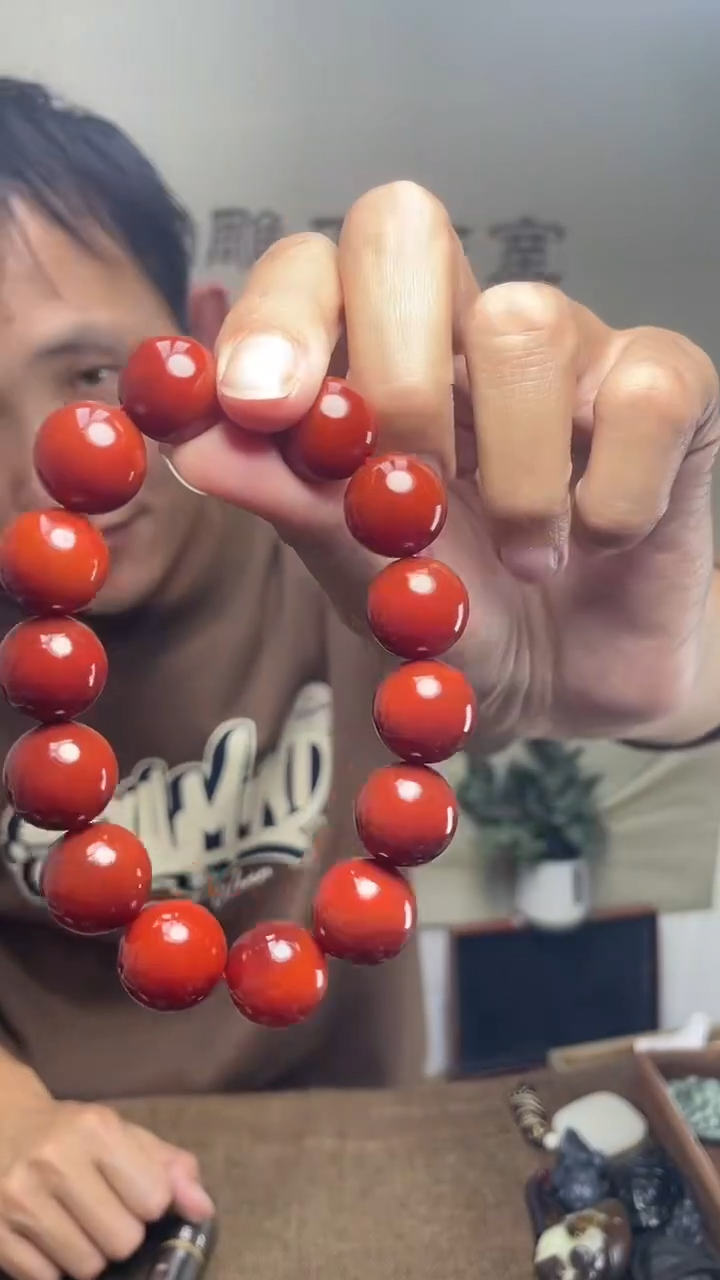 未镶嵌玛瑙手饰1