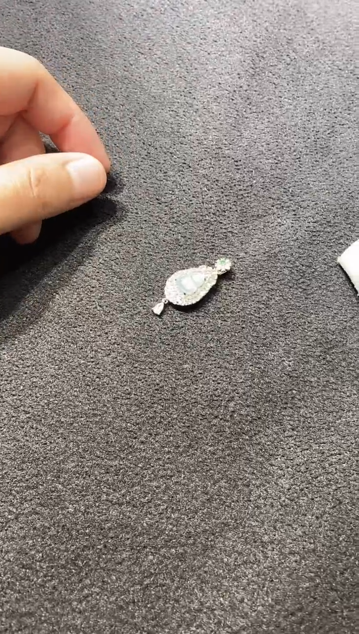翡翠未镶嵌吊坠(不含链)多样性发货不含链其一