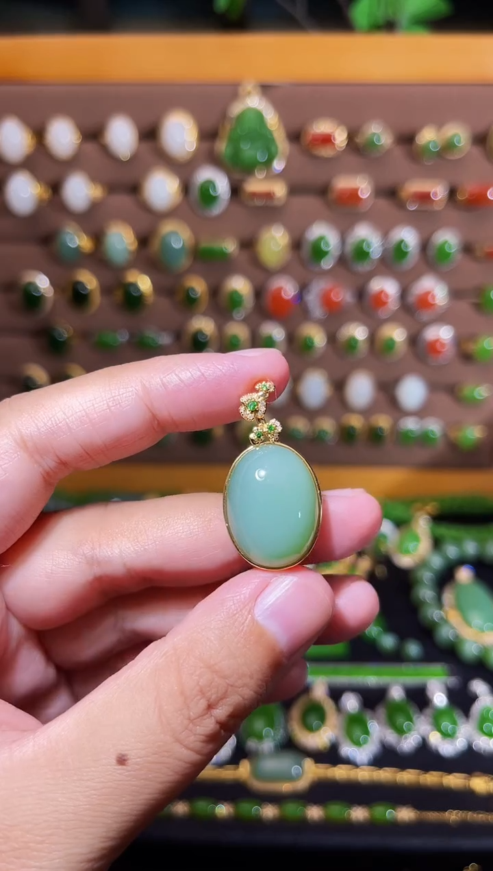 【闪购商品】和田玉吊坠18K金镶嵌粉青厚金镶嵌吊坠