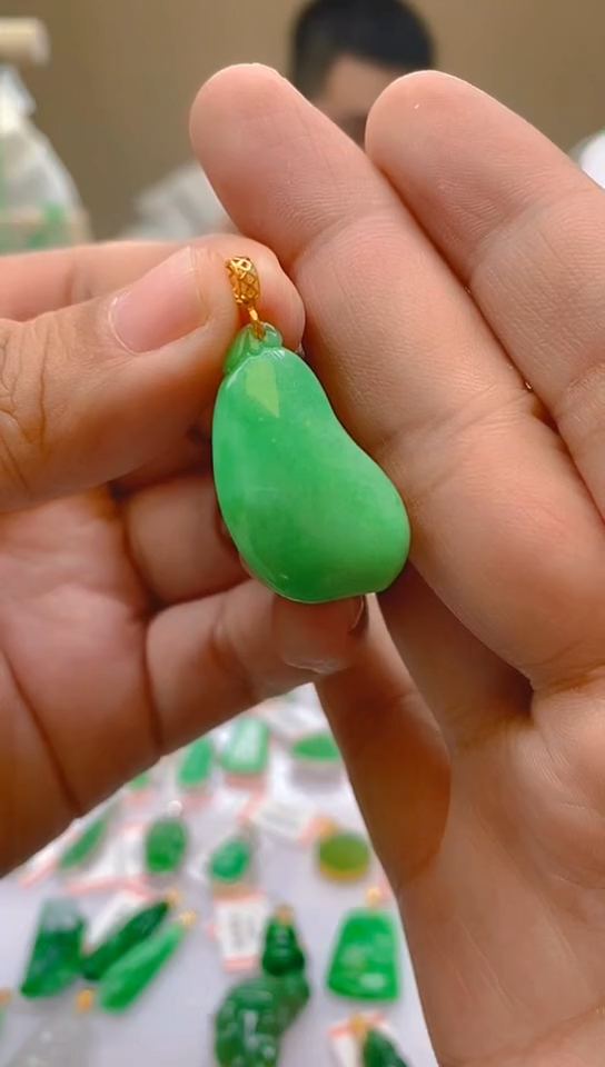 【闪购商品】翡翠颈饰18K金镶嵌 新号开播，全场乱卖