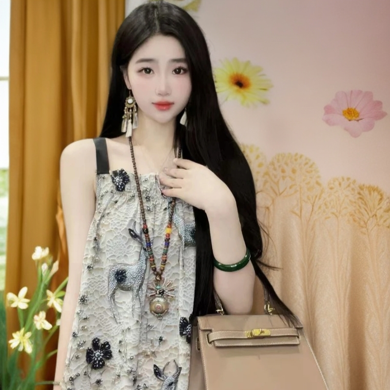 夏季轻奢吊带连衣裙显瘦裙子碎花气质洋气时尚复古法式宽松百搭